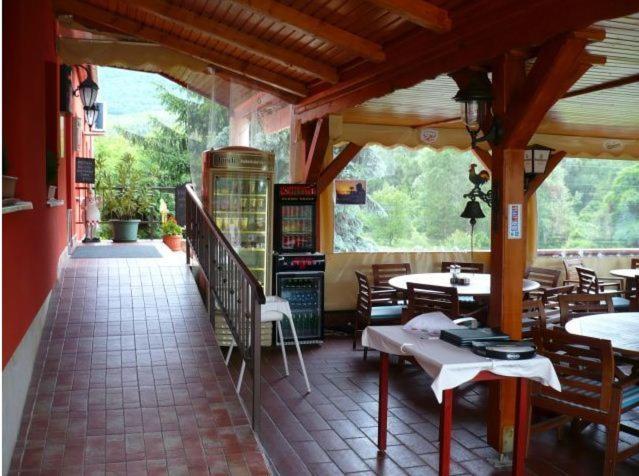 Fenyves Fogado Hotel Szurdokpüspöki Екстериор снимка