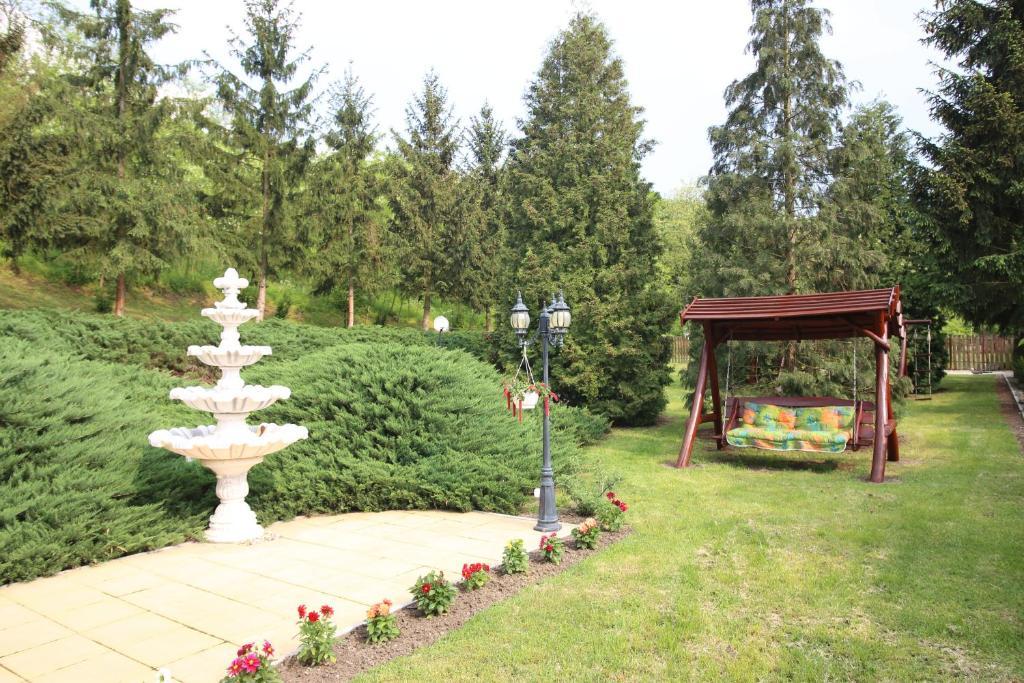 Fenyves Fogado Hotel Szurdokpüspöki Екстериор снимка