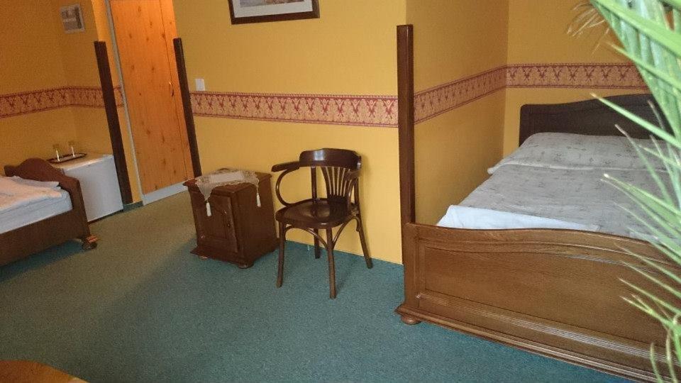 Fenyves Fogado Hotel Szurdokpüspöki Стая снимка